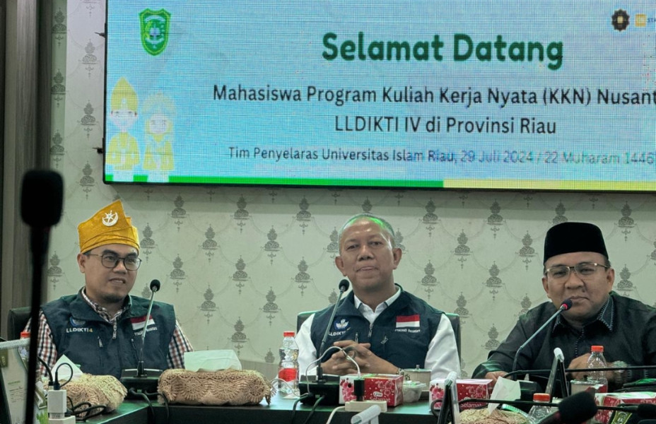 Rektor UIR dan LLDIKTI XVII Terima Mahasiswa KKN Nusantara Tiga Provinsi