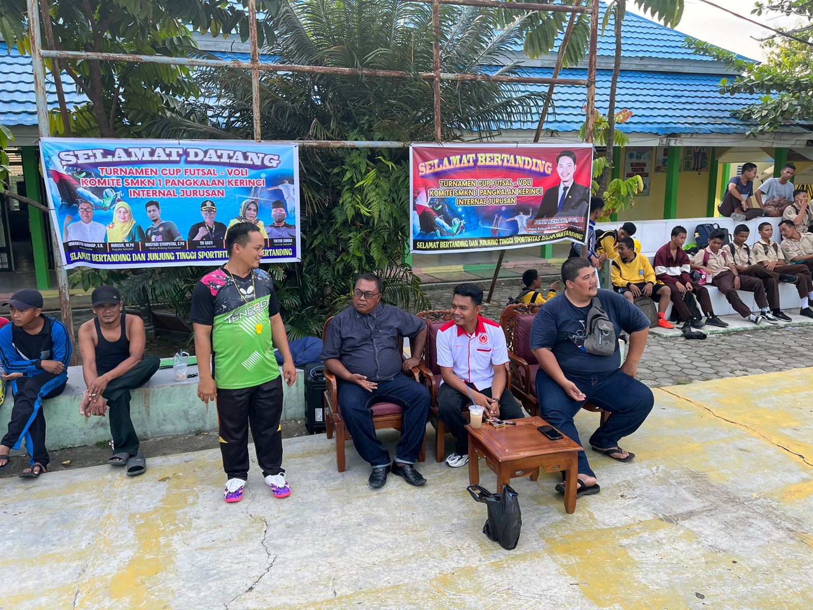 Koni Pelalawan Buka Turnamen Futsal dan Voli di SMKN 1 Pangkalan Kerinci