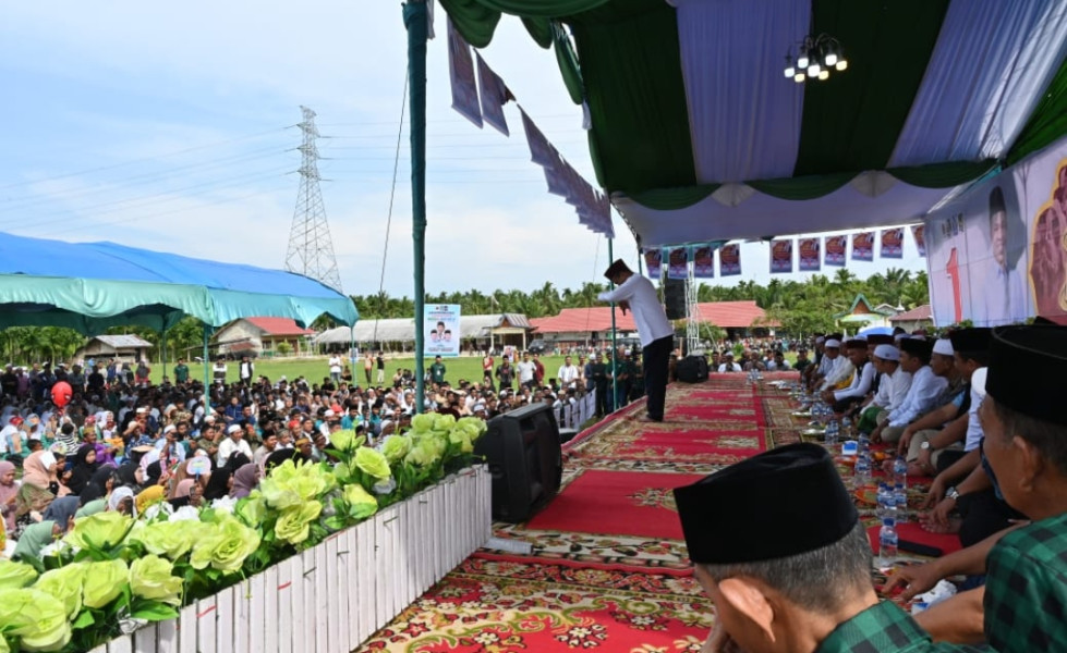 Momen Langka, Tabligh Akbar Cagubri Abdul Wahid dan UAS di Inhil dihadiri Dua Calon Bupati